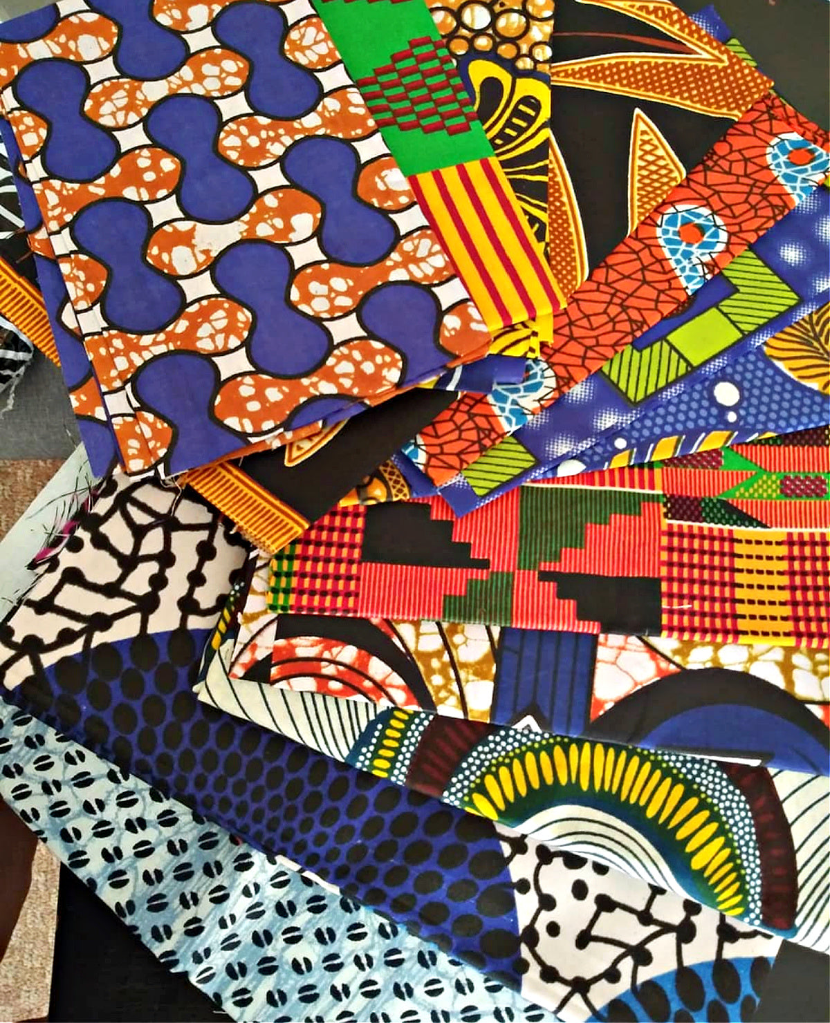 African Fabric Bundle, Ankara Fabric Scrap Pack, Small Scrap Pieces, 24  Pieces of Random Fabric Scraps, for Crafts, Collages, UK Delivery 